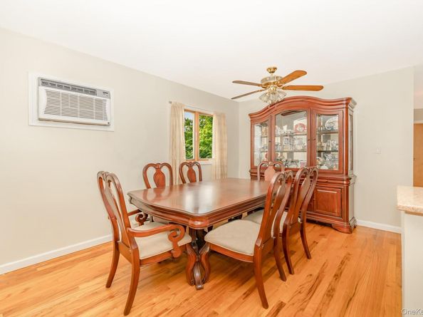 47 W Granada Avenue, Lindenhurst NY 11757