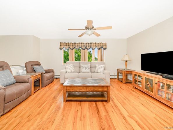 47 W Granada Avenue, Lindenhurst NY 11757