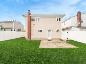 47 W Granada Avenue, Lindenhurst NY 11757