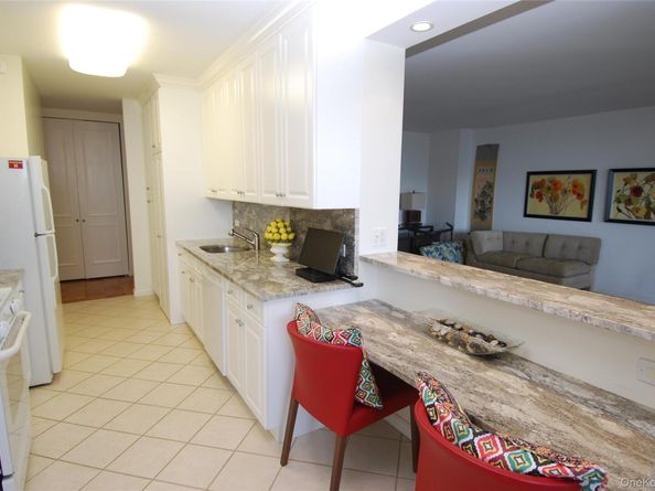 26910 Grand Central Parkway 31G, Floral Park NY 11005