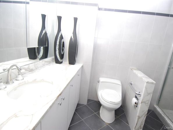 26910 Grand Central Parkway 31G, Floral Park NY 11005