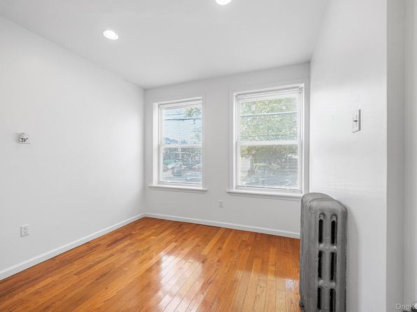 6921 78th Street, Middle Village NY 11379
