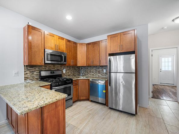 6921 78th Street, Middle Village NY 11379
