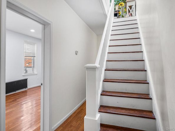 6921 78th Street, Middle Village NY 11379
