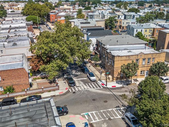 6921 78th Street, Middle Village NY 11379