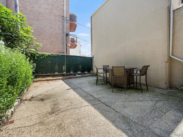 6921 78th Street, Middle Village NY 11379