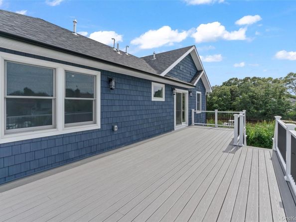 7 S Bay Avenue, Bay Shore NY 11706