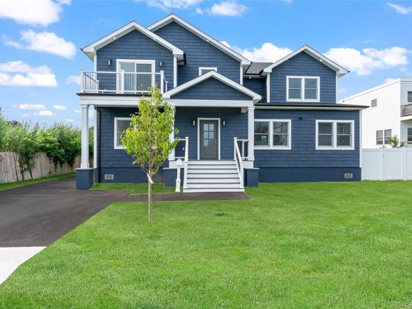 7 S Bay Avenue, Bay Shore NY 11706