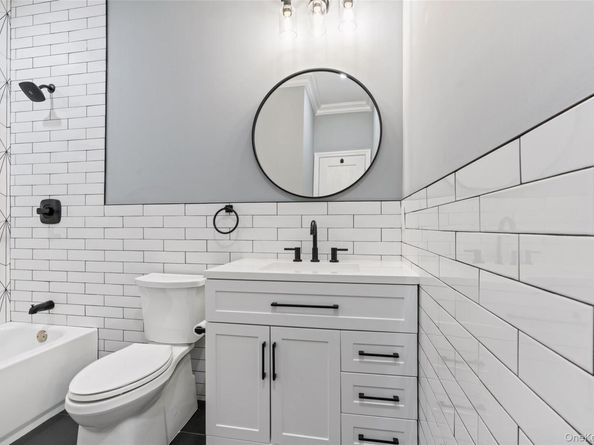 7 S Bay Avenue, Bay Shore NY 11706