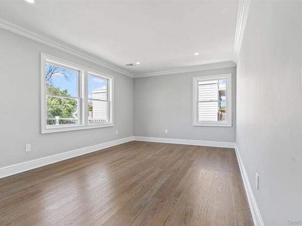 7 S Bay Avenue, Bay Shore NY 11706