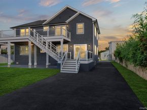 7 S Bay Avenue, Bay Shore NY 11706