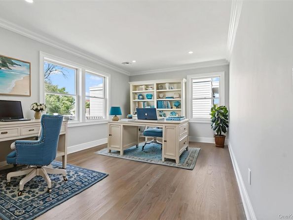 7 S Bay Avenue, Bay Shore NY 11706