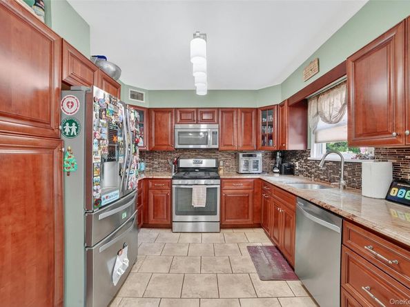 349 Hawthorne Terrace, Mount Vernon NY 10552