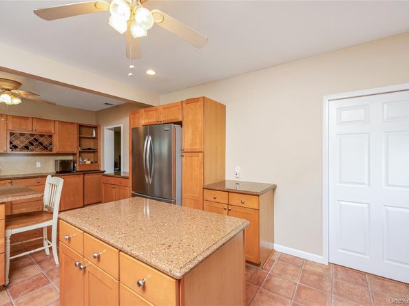 3945 Hickory Street, Seaford NY 11783