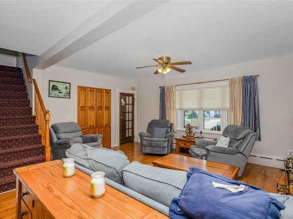 3945 Hickory Street, Seaford NY 11783