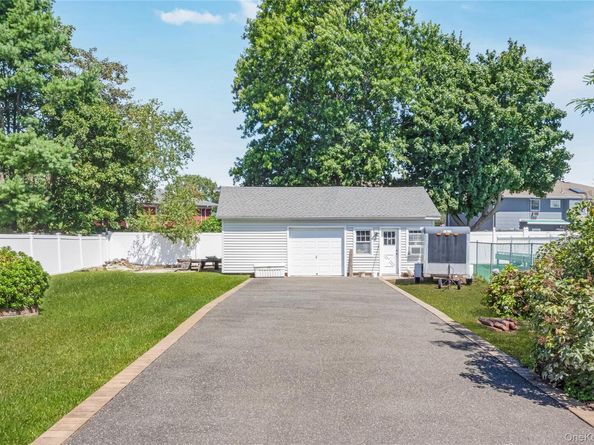 3945 Hickory Street, Seaford NY 11783