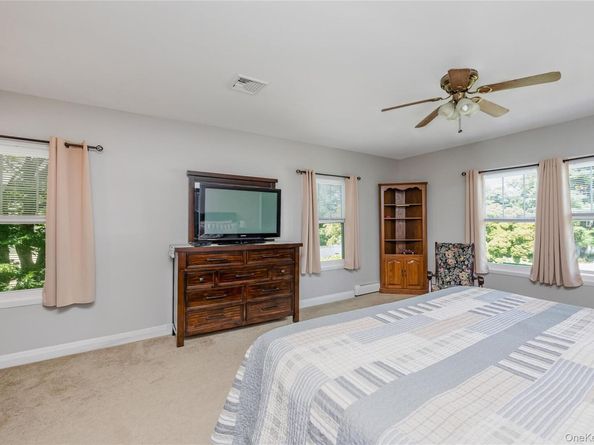3945 Hickory Street, Seaford NY 11783