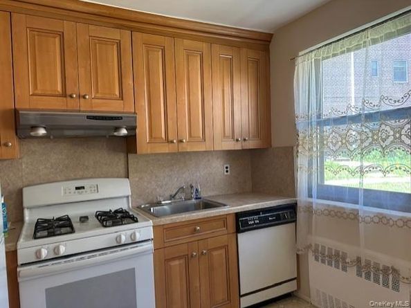 5 Lawrence Drive A, White Plains NY 10603