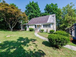 10 Hampton Terrace, White Plains NY 10607