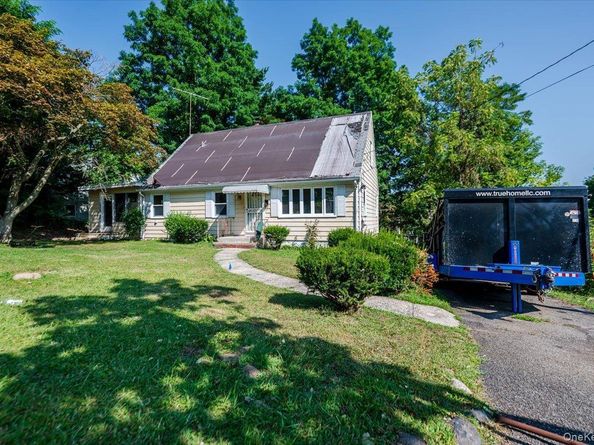 10 Hampton Terrace, White Plains NY 10607