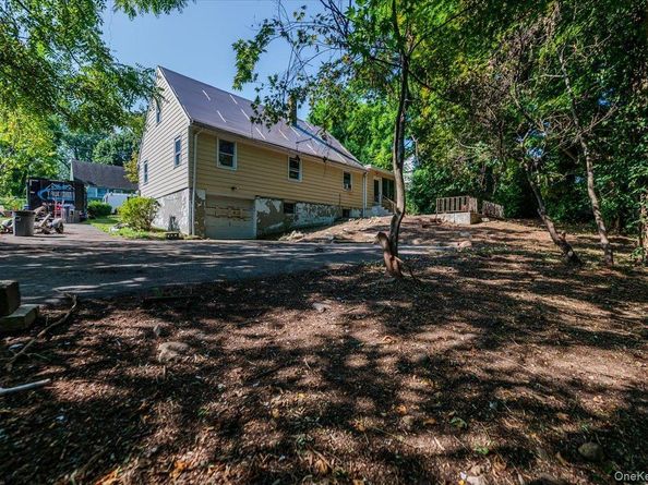 10 Hampton Terrace, White Plains NY 10607