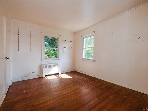 10 Hampton Terrace, White Plains NY 10607