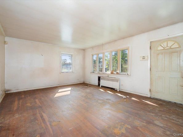10 Hampton Terrace, White Plains NY 10607