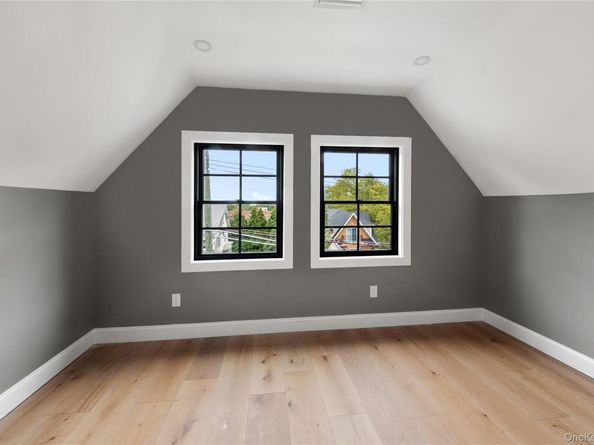356 S 10 Avenue, Mount Vernon NY 10550