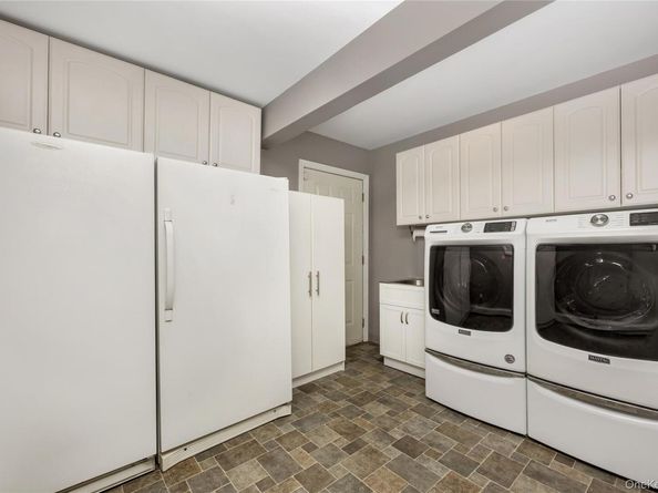 315 Red Maple Drive S, Wantagh NY 11793