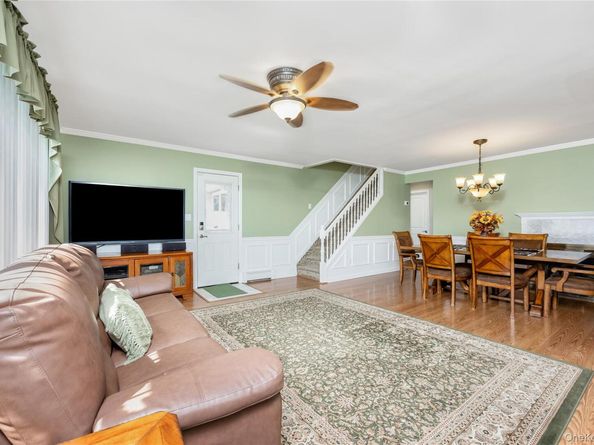 315 Red Maple Drive S, Wantagh NY 11793