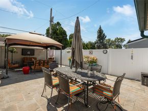 315 Red Maple Drive S, Wantagh NY 11793