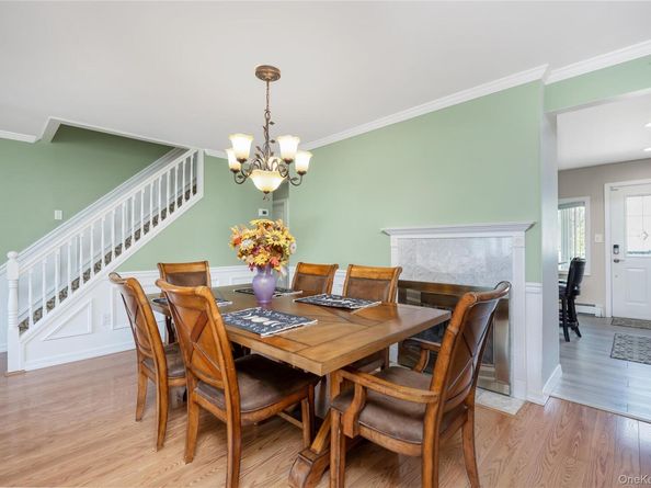 315 Red Maple Drive S, Wantagh NY 11793