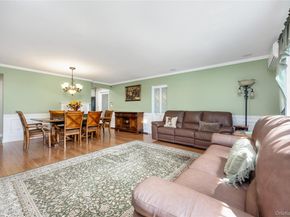 315 Red Maple Drive S, Wantagh NY 11793