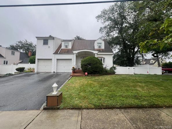 451 N Grove Street, Valley Stream NY 11580