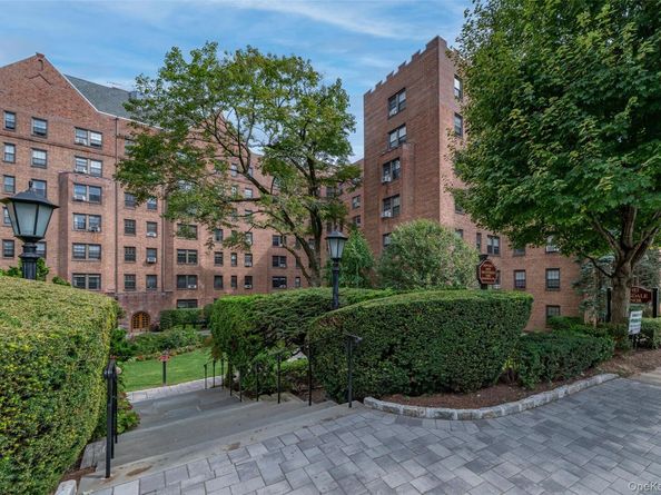 180 Garth Road 5F, Scarsdale NY 10583