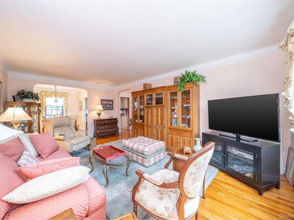 180 Garth Road 5F, Scarsdale NY 10583