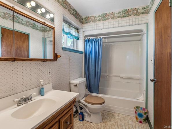 165 Country Village Lane, East Islip NY 11730
