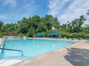 29 West Mill Drive 10A, Great Neck NY 11021
