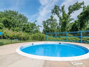 29 West Mill Drive 10A, Great Neck NY 11021