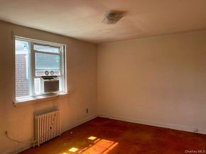 254-04 75th Avenue G2, Glen Oaks NY 11004