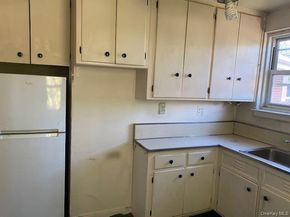 254-04 75th Avenue G2, Glen Oaks NY 11004