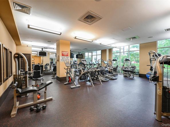 300 Mamaroneck Avenue 818, White Plains NY 10605