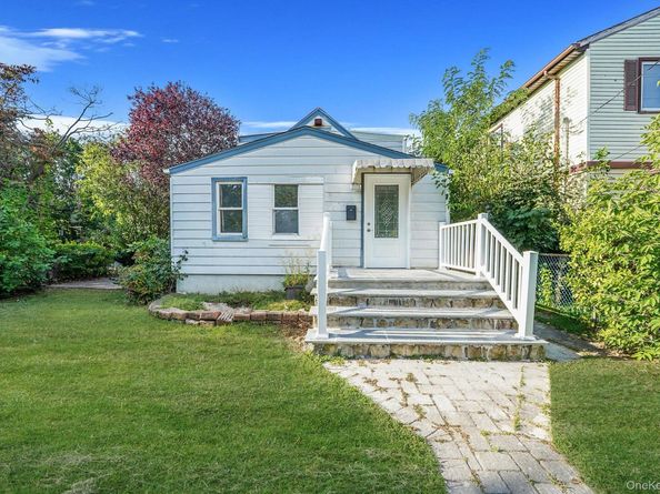 93 Woodside Avenue, Freeport NY 11520