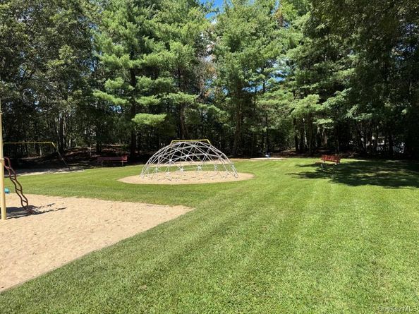 14 Franklin Commons, Brookhaven NY 11980
