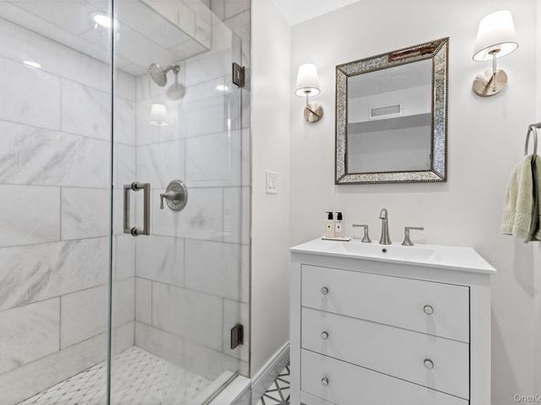 73 Middle Road, Eastchester NY 10709