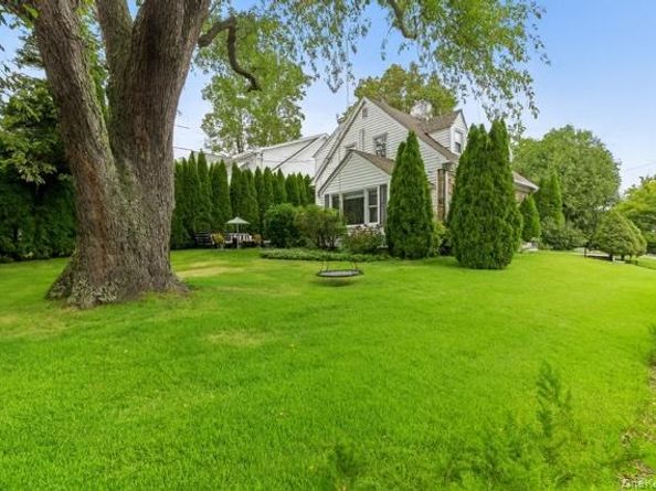 73 Middle Road, Eastchester NY 10709