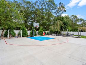 35 Robinson Avenue, Medford NY 11763
