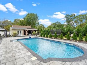 35 Robinson Avenue, Medford NY 11763