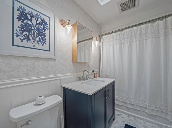 121 Plymouth Street, West Babylon NY 11704
