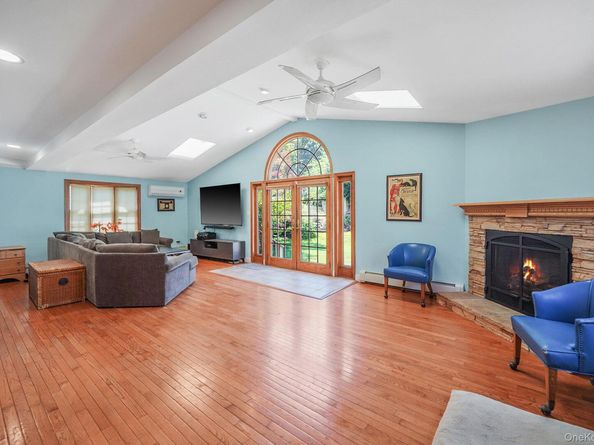 40 Valentine Avenue, Glen Cove NY 11542